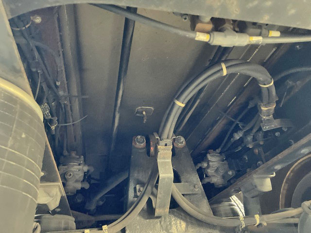 UDトラックスクオンタンク車（タンクローリー）大型（10t）[写真27]