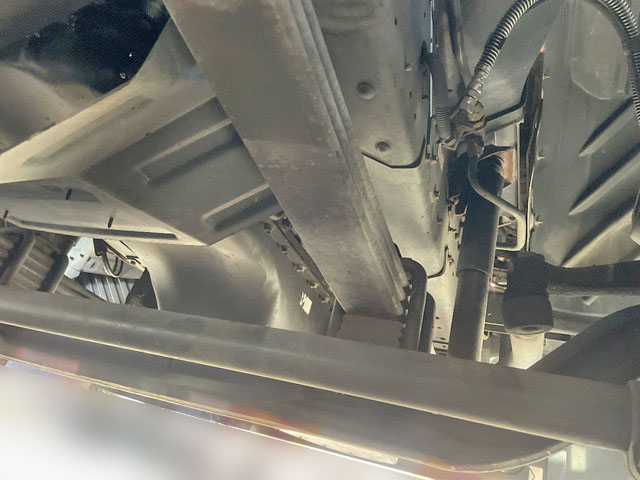 UDトラックスクオンタンク車（タンクローリー）大型（10t）[写真31]