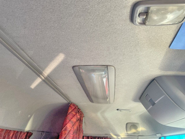 UDトラックスクオンタンク車（タンクローリー）大型（10t）[写真35]