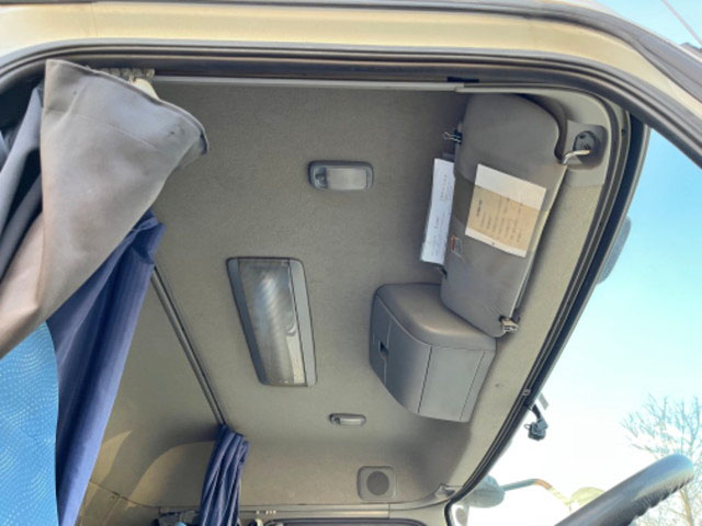 UDトラックスクオンアルミブロック大型（10t）[写真20]