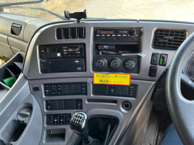 UDトラックスクオンアルミブロック大型（10t）[写真22]