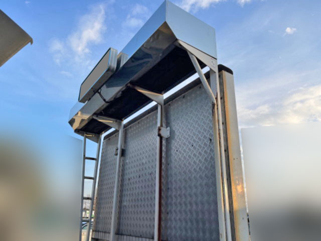 UDトラックスクオンアルミブロック大型（10t）[写真09]