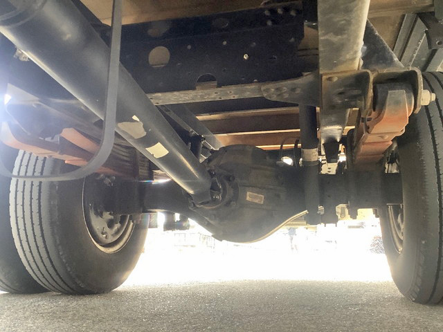 いすゞエルフ平ボディ小型（2t・3t）[写真13]