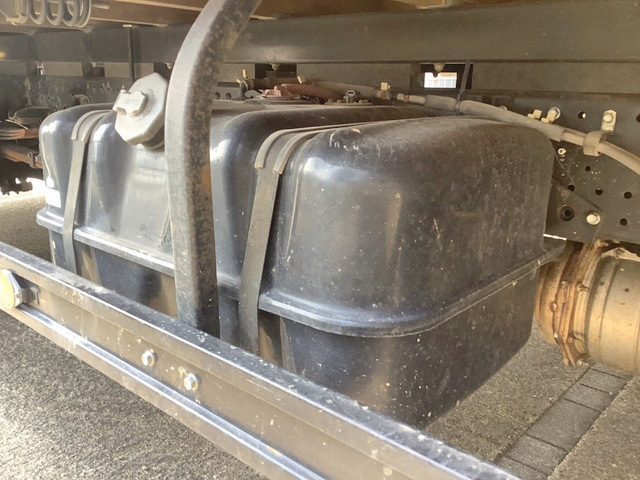 いすゞエルフ平ボディ小型（2t・3t）[写真08]