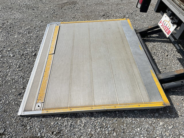 日産アトラスアルミバン小型（2t・3t）[写真16]