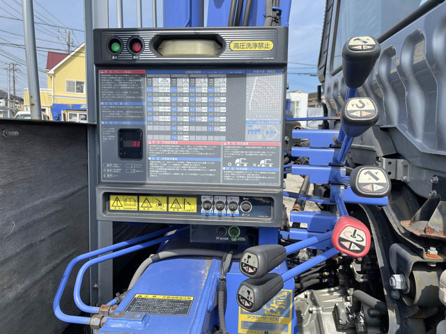 三菱ふそうファイタークレーン5段中型（4t）[写真18]