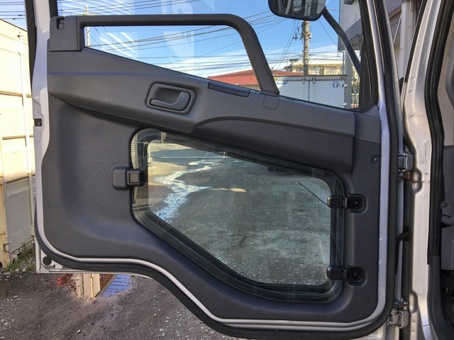 三菱ふそうファイタークレーン5段中型（4t）[写真29]