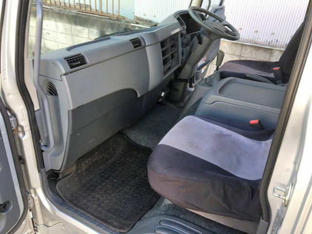 三菱ふそうファイタークレーン5段中型（4t）[写真34]