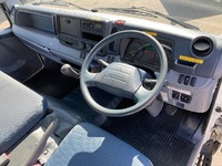 三菱ふそうキャンター平ボディ小型（2t・3t）[写真13]