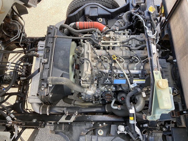 三菱ふそうキャンター平ボディ小型（2t・3t）[写真15]