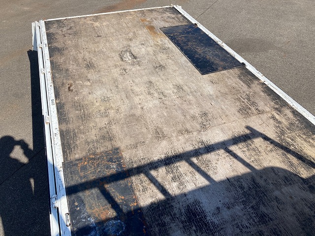 三菱ふそうキャンター平ボディ小型（2t・3t）[写真19]