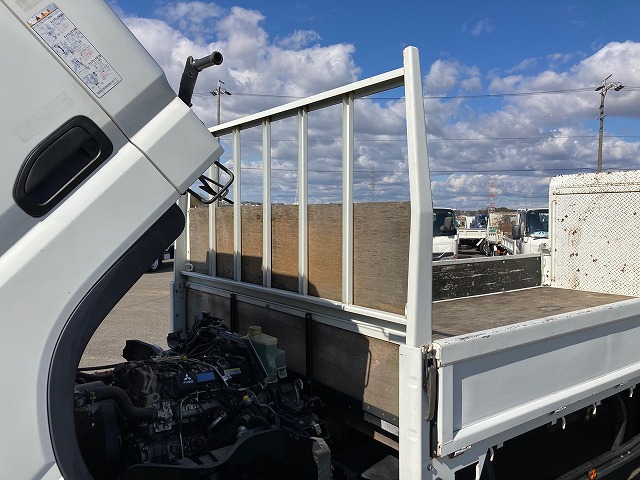 三菱ふそうキャンター平ボディ小型（2t・3t）[写真20]