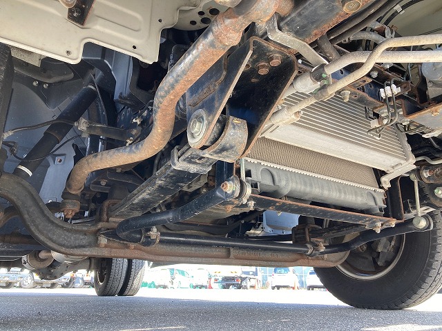 三菱ふそうキャンター平ボディ小型（2t・3t）[写真22]