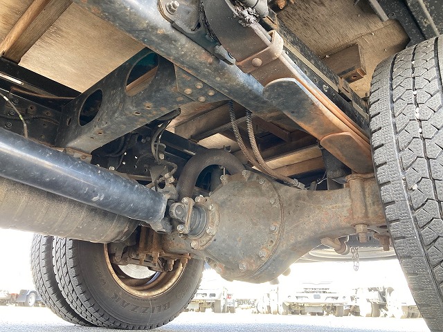 三菱ふそうキャンター平ボディ小型（2t・3t）[写真23]