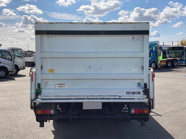 三菱ふそうキャンター平ボディ小型（2t・3t）[写真05]