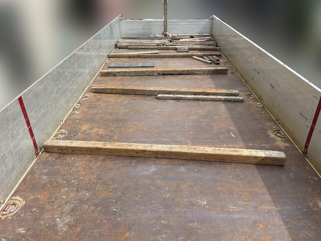 三菱ふそうスーパーグレートアルミブロック大型（10t）[写真10]