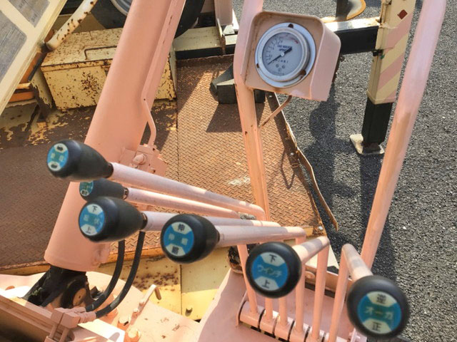 いすゞエルフ穴掘建柱車小型（2t・3t）[写真18]