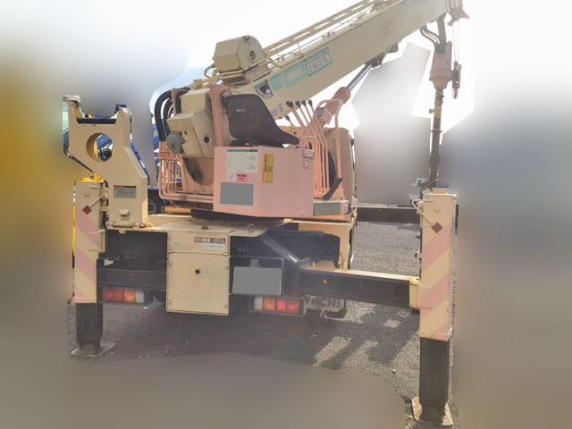 いすゞエルフ穴掘建柱車小型（2t・3t）[写真02]