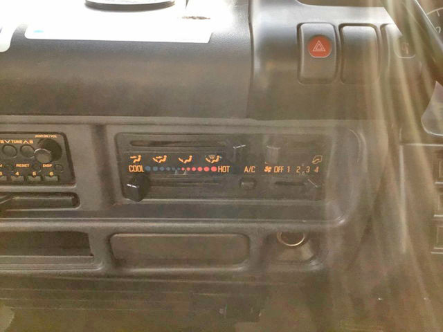 いすゞエルフ穴掘建柱車小型（2t・3t）[写真29]