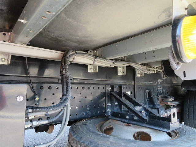 いすゞエルフアルミウイング小型（2t・3t）[写真37]