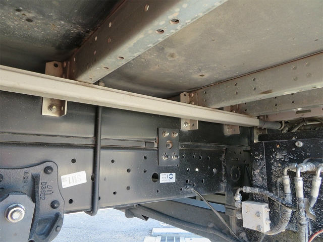 いすゞエルフアルミウイング小型（2t・3t）[写真38]