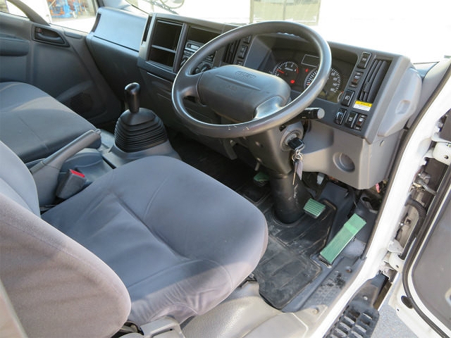 いすゞエルフアルミウイング小型（2t・3t）[写真09]