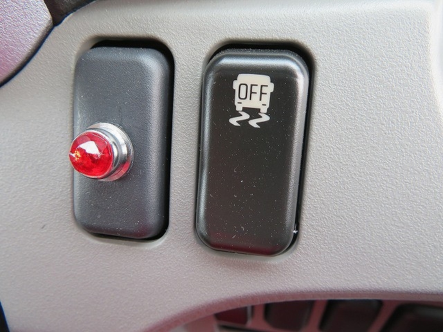 三菱ふそうキャンタークレーン6段小型（2t・3t）[写真17]