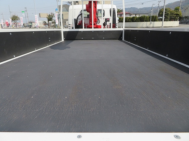 三菱ふそうキャンタークレーン6段小型（2t・3t）[写真21]