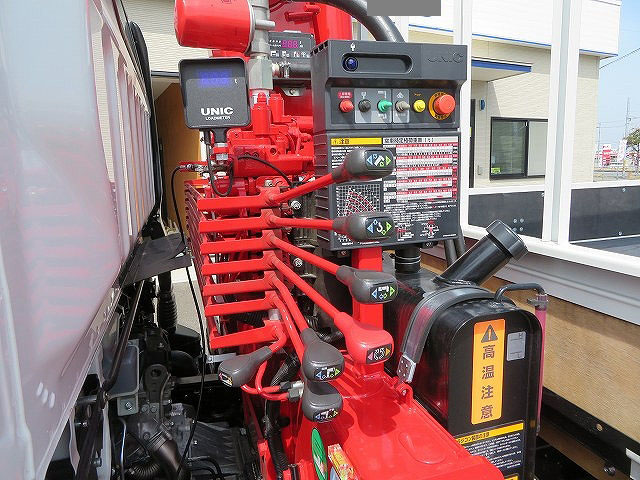 三菱ふそうキャンタークレーン6段小型（2t・3t）[写真25]