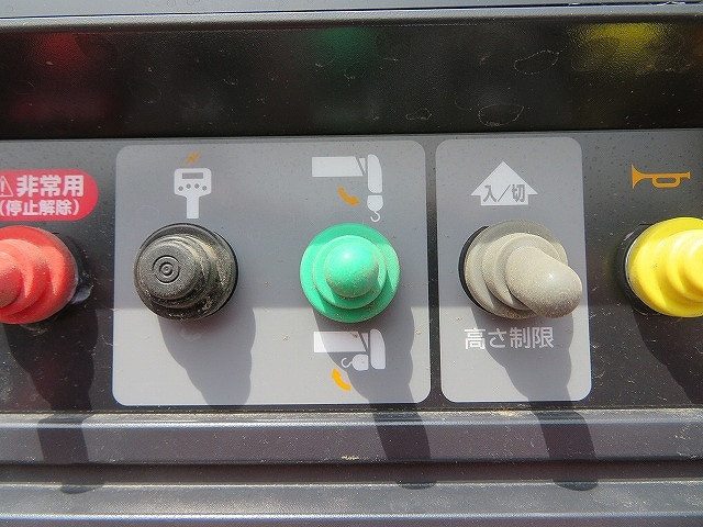 三菱ふそうキャンタークレーン6段小型（2t・3t）[写真29]