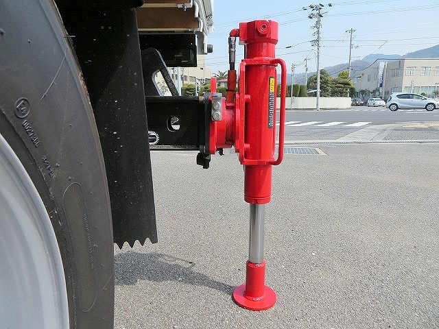 三菱ふそうキャンタークレーン6段小型（2t・3t）[写真31]