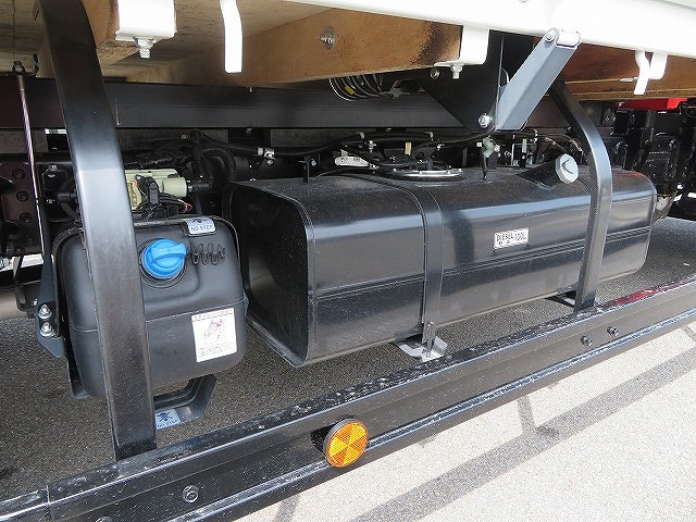 三菱ふそうキャンタークレーン6段小型（2t・3t）[写真36]