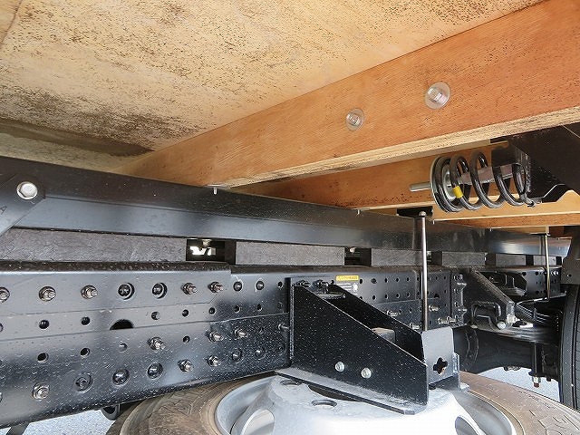 三菱ふそうキャンタークレーン6段小型（2t・3t）[写真37]