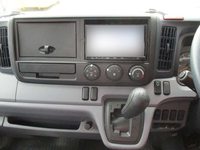 三菱ふそうキャンター平ボディ小型（2t・3t）[写真11]