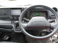 三菱ふそうキャンター平ボディ小型（2t・3t）[写真09]