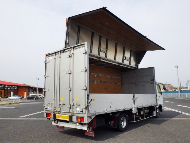 三菱ふそうファイターアルミウイング中型（4t）[写真02]