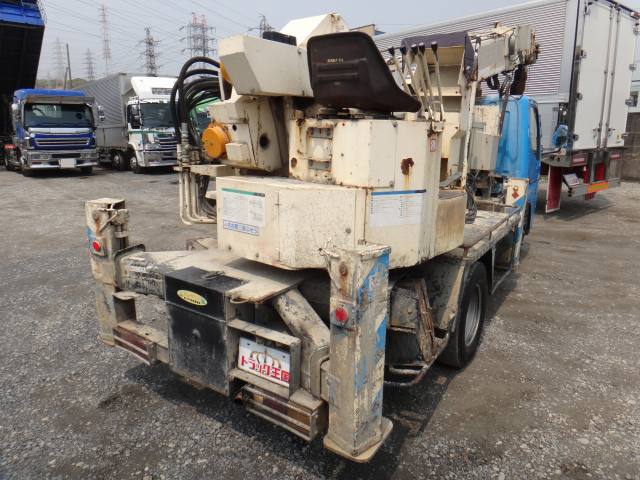 三菱ふそうキャンター穴掘建柱車小型（2t・3t）[写真02]