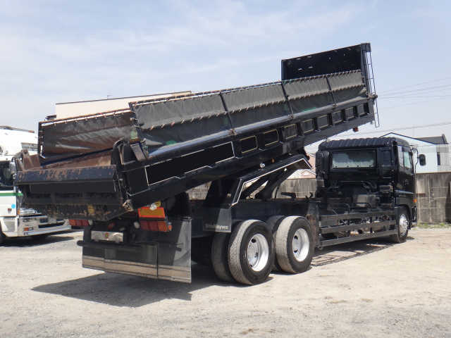 UDトラックスクオンダンプ大型（10t）[写真02]