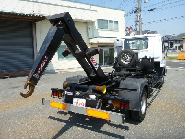 いすゞフォワードコンテナ専用車中型（4t）[写真02]