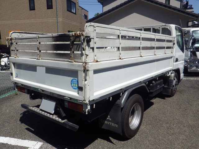 三菱ふそうキャンター平ボディ小型（2t・3t）[写真02]