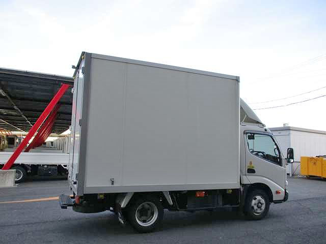 トヨタダイナアルミバン小型（2t・3t）[写真06]