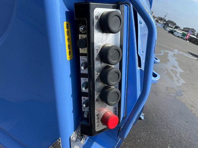 三菱ふそうキャンターパッカー車（塵芥車）小型（2t・3t）[写真13]