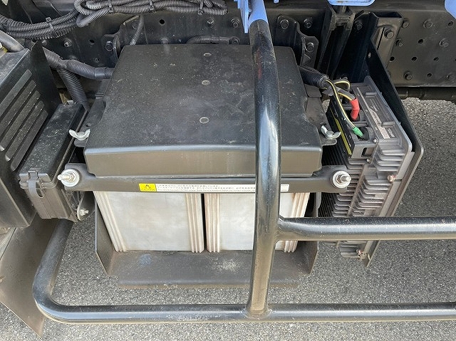 三菱ふそうキャンターパッカー車（塵芥車）小型（2t・3t）[写真35]