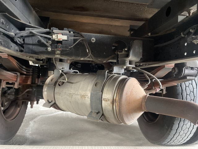 三菱ふそうキャンターアルミブロック小型（2t・3t）[写真12]