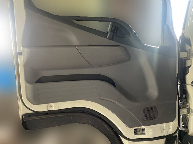 三菱ふそうキャンターアルミブロック小型（2t・3t）[写真16]