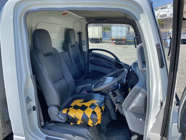 いすゞエルフアルミバン小型（2t・3t）[写真26]