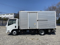 いすゞエルフアルミバン小型（2t・3t）[写真07]