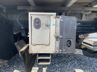 いすゞエルフアルミバン小型（2t・3t）[写真09]