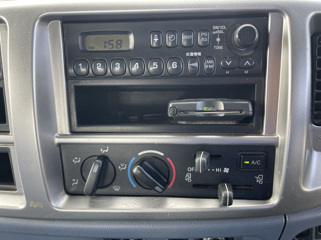 日野レンジャーセルフクレーン4段増トン（6t・8t）[写真33]