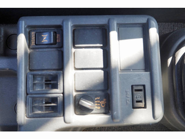 いすゞフォワードクレーン3段中型（4t）[写真34]